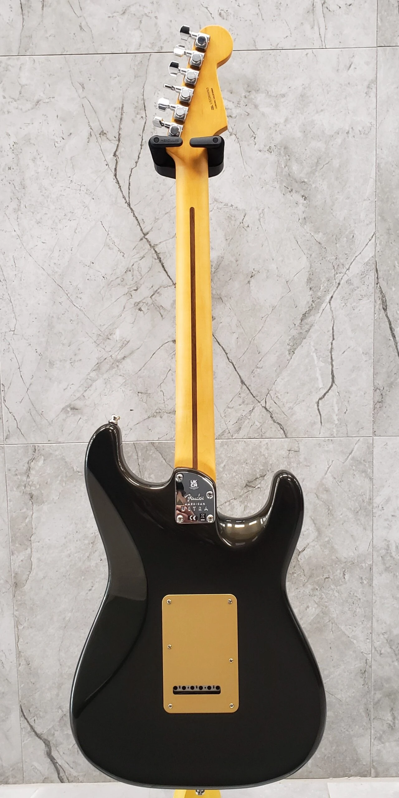 Fender American Ultra Stratocaster Left Hand, Maple Fingerboard, Texas Tea 0118132790 12 Fender American Ultra Stratocaster Left Hand, Maple Fingerboard, Texas Tea 0118132790 - Image 12