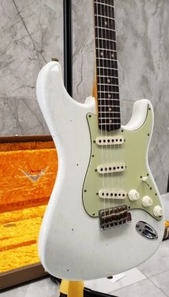 Fender Custom Shop Limited Edition 62/63 Stratocaster Journeyman Relic Rosewood Fingerboard - Aged Olympic White 9231012527 SERIAL NUMBER CZ562114 - 7.8 LBS -L.A MUSIC Instruments 20220810 135603