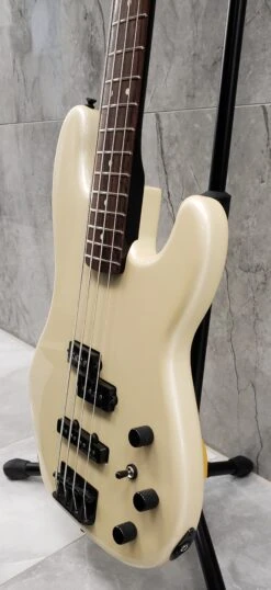 Fender Duff McKagan Precision Bass Rosewood Fingerboard Pearl White MODEL F-0146500323 -L.A MUSIC Instruments 20230117 091713