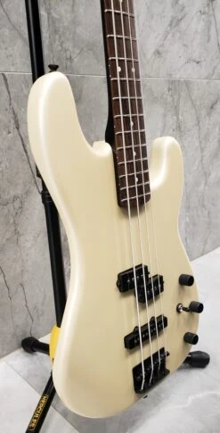 Fender Duff McKagan Precision Bass Rosewood Fingerboard Pearl White MODEL F-0146500323 -L.A MUSIC Instruments 20230117 091725