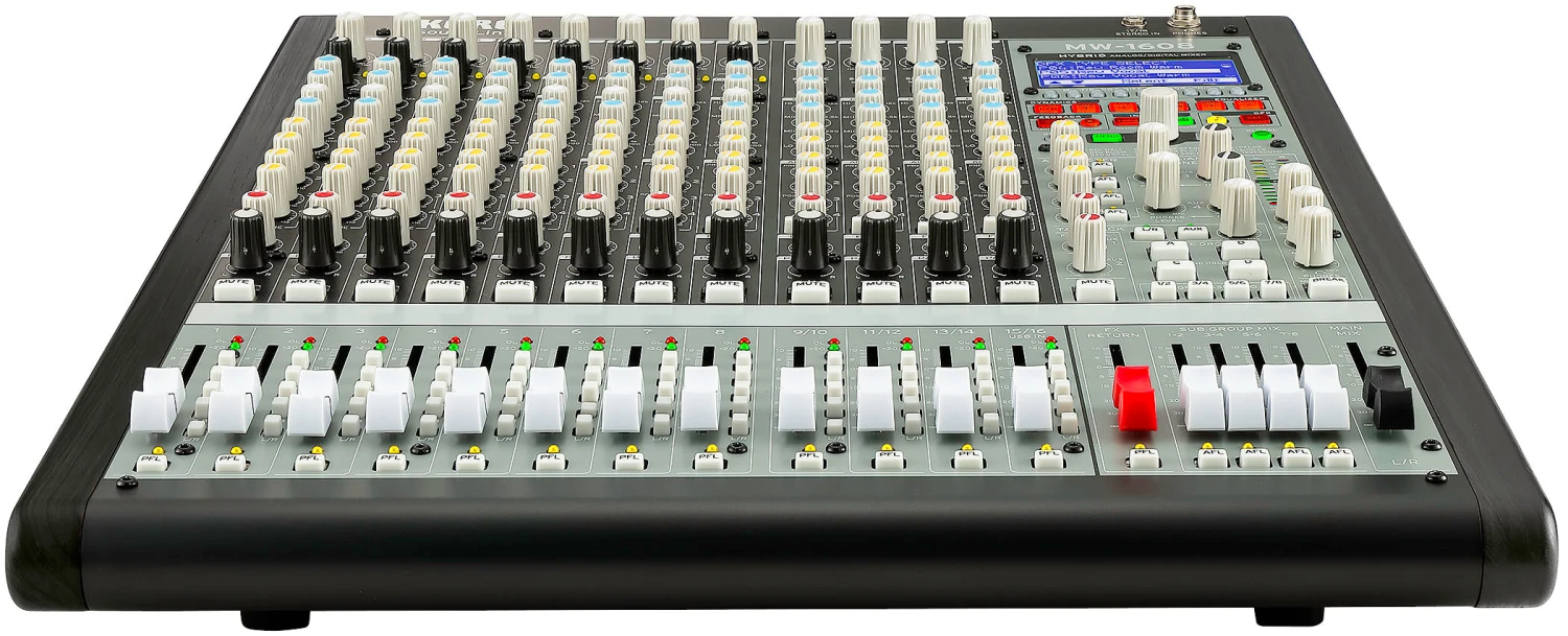 Korg 16-Channel Hybrid Analog Digital Mixer MW1608 2 Korg 16-Channel Hybrid Analog Digital Mixer MW1608 - Image 2