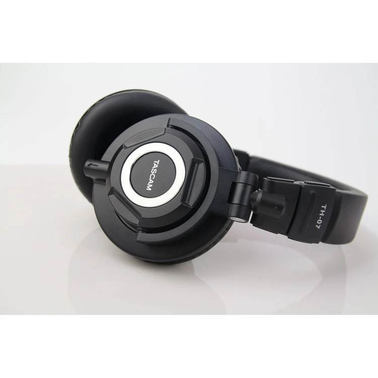 Tascam High-Definition Monitor Headphones Black TH-07-HD 2 Tascam High-Definition Monitor Headphones Black TH-07-HD - Image 2