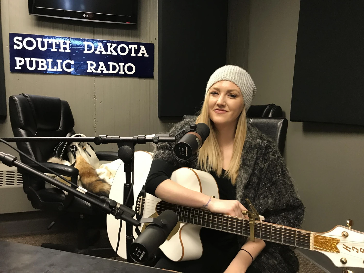 Gretsch G5022CWFE Rancher Falcon Jumbo, Electric, White 2714024505 14 Gretsch G5022CWFE Rancher Falcon Jumbo, Electric, White 2714024505 - Image 14