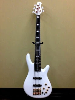 Yamaha 5 String Bass In White BB-NE2 WH